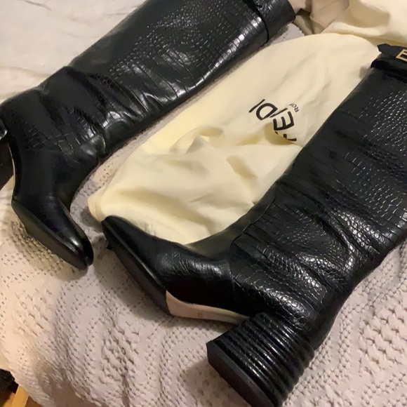 Fendi crocodile knee high boots size 41 - Picture 9 of 11